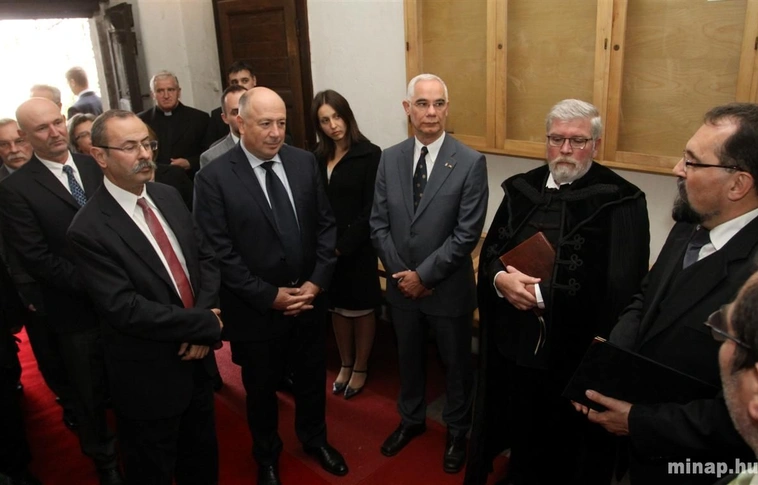 Ünnepi istentisztelet és alapkő letétel a Lévayban