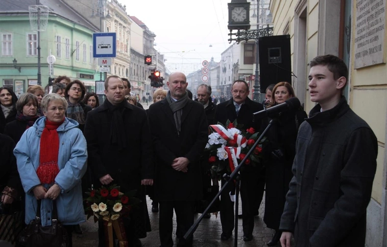 Koszorúzással kezdődött a Magyar Kultúra Napja Miskolcon