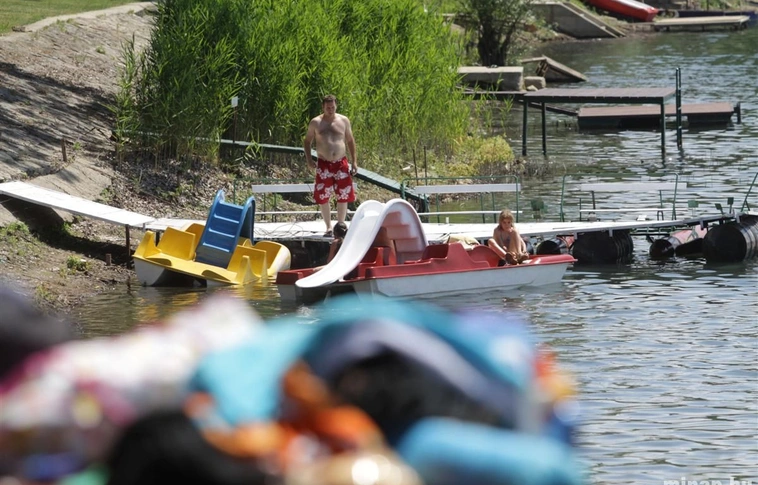Hőség, a Mályi-tónál