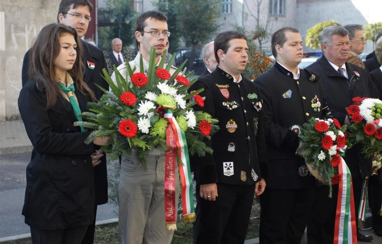 Megemlékezés a Nagy Imre emléktáblánál
