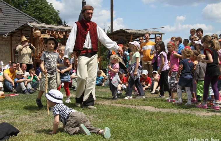 Mesés Várjátékok a Diósgyőri Várban