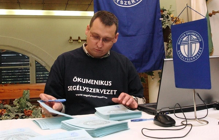 Vásárlási utalvány-osztás a felsőzsolcai árvízkárosultak részére