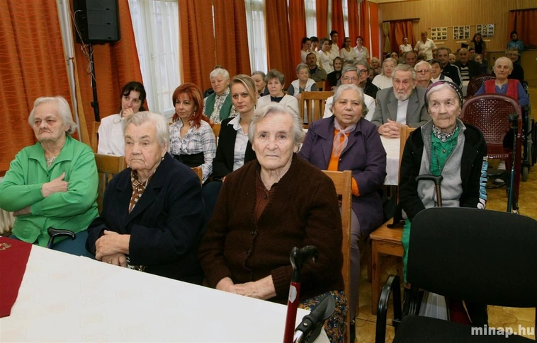 Karácsonyi műsor a z Őszi Napsugár Otthonban