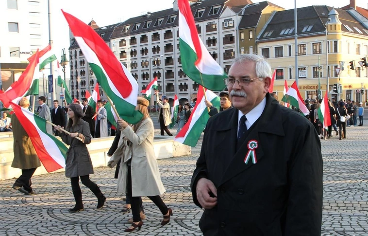 Megidézték '56 szellemét a Petőfi téren