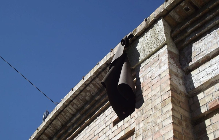 Megrongálták a Győri kapui templom tetejét