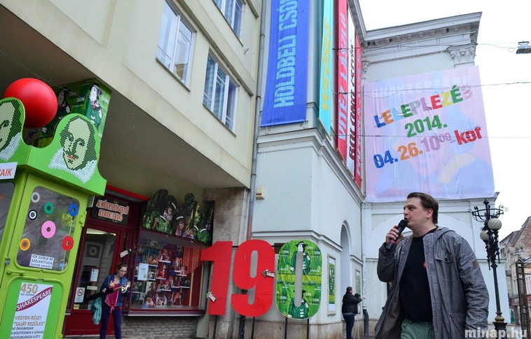 Shakespeare mozaikkép leleplezése