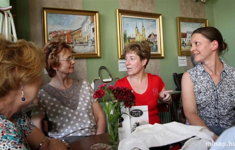 Skarupka István festőművész kiállítása a Miskolc Bolt és Caféban