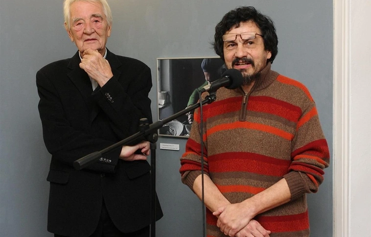 Szalay Zoltán "(F)elszállott a páva" című fotókiállítása a Miskolci Galériában