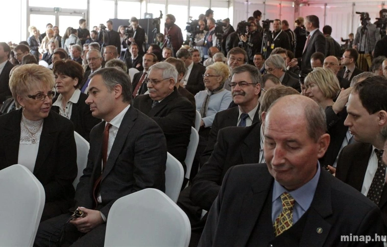 Takata gyár alapkőletétel Orbán Viktorral