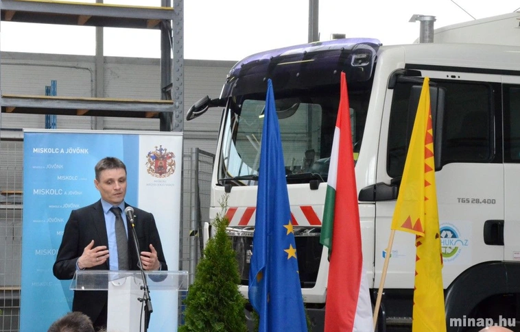 ÚJ kukásautó átadás a MIREHUKÖZ-nél