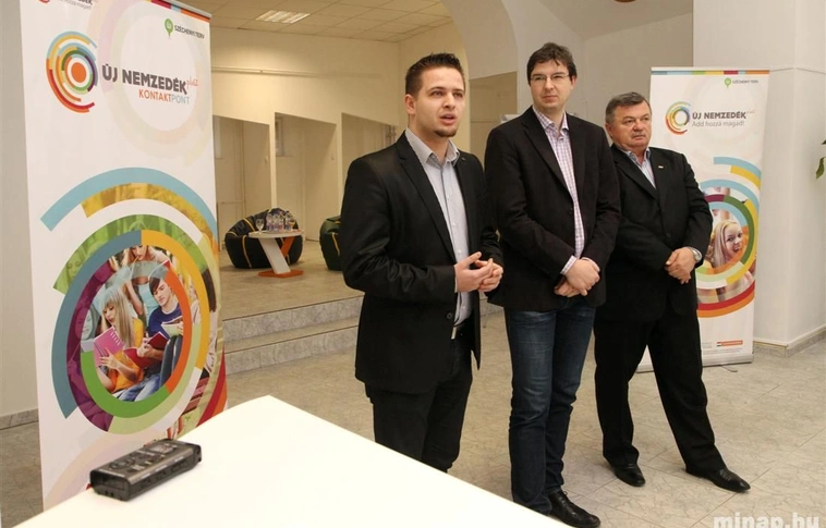 Ifjúságsegítő iroda nyílt a sétálóutcán