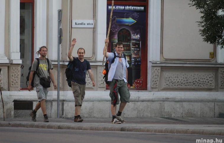 Budapestről  Miskolcra - megérkeztek a vándorló színészek