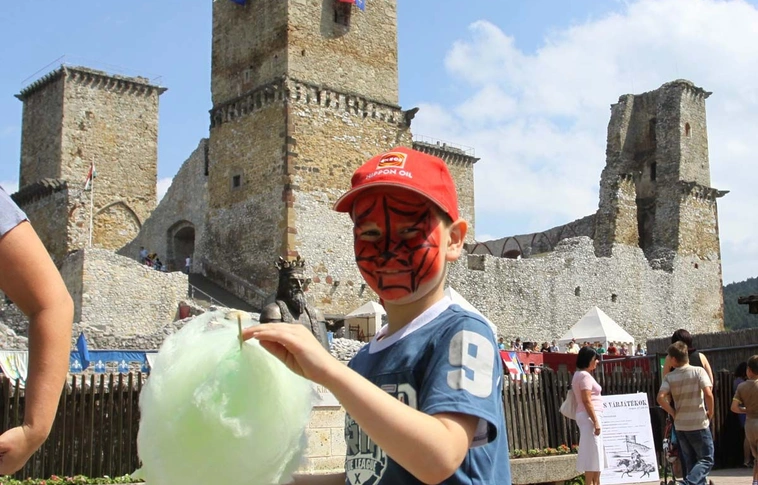 Gyermeknap a várban