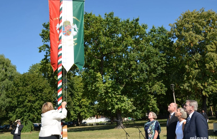 Országzászlót avattak Hejőcsabán