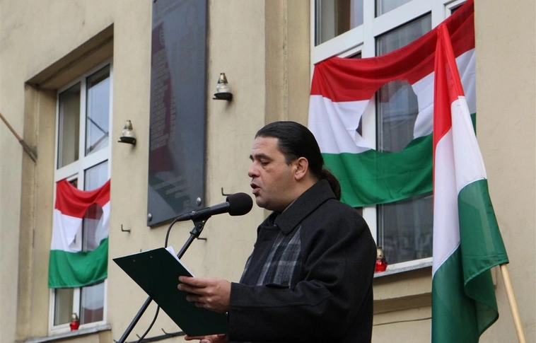 Koszorúzás a Zsolcai kapui emléktáblánál