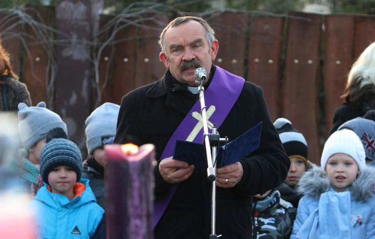 Adventi gyertyagyújtás Szirmán