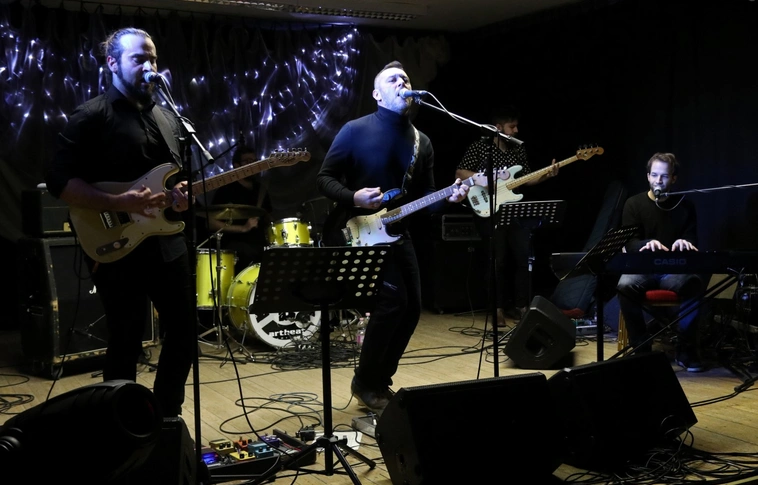 Beatles emlékkoncert a Belmondóval a Gárdonyiban