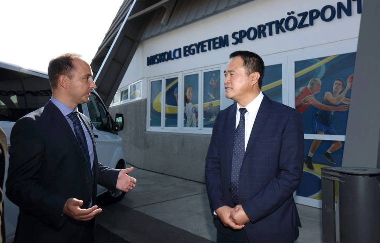 Bejárás az Egyetemi Körcsarnokban