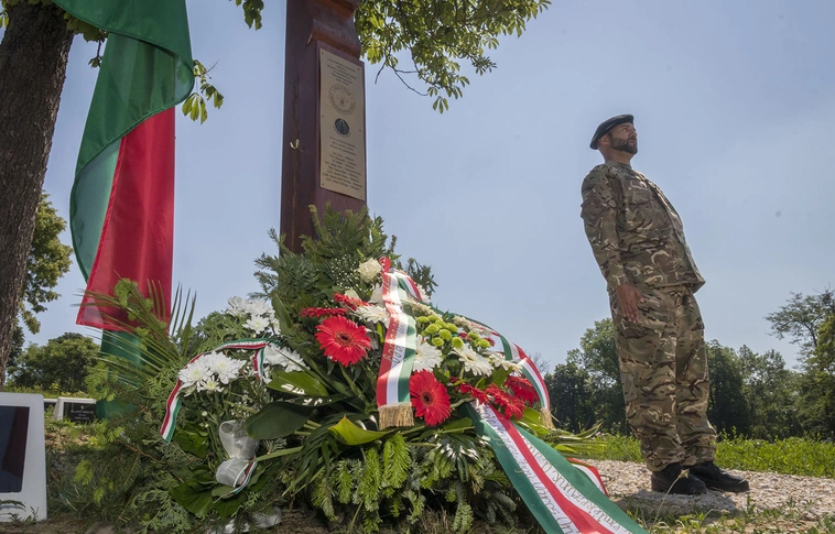 Hősök Napja - városi megemlékezés, koszorúzás