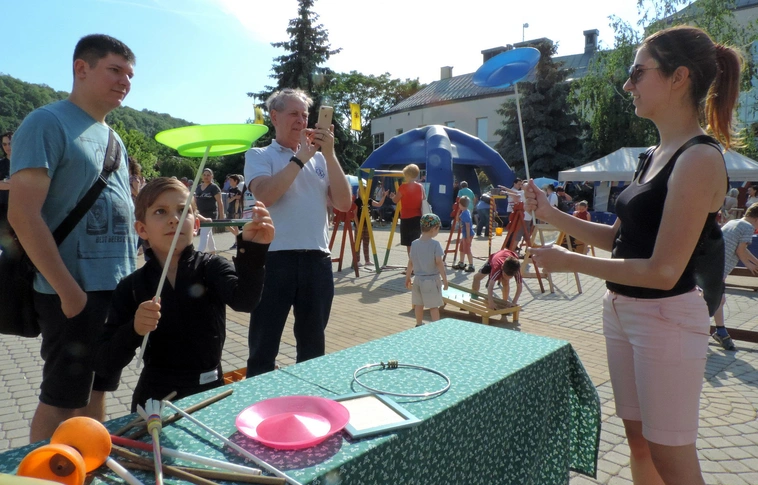 Játszóház a Szent István téren