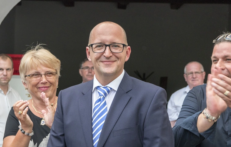 Eredményváró a Fidesz irodánál