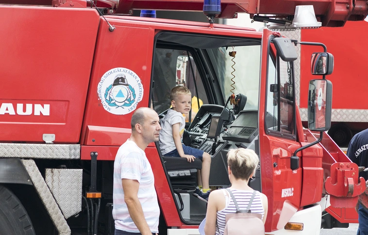 „Kis Balázsok” a miskolci tűzoltólaktanyában