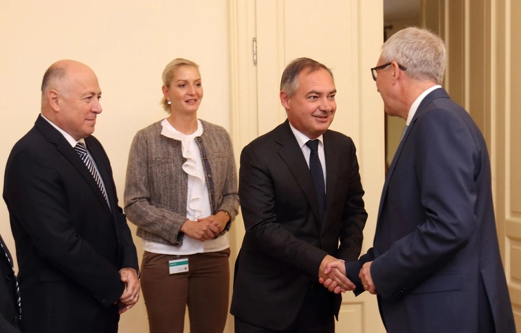Autóipari nagyvállalat a miskolci kultúra szolgálatában