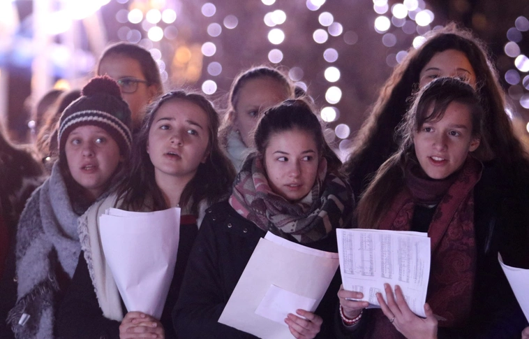 Adventi dallamok a Szent István téren