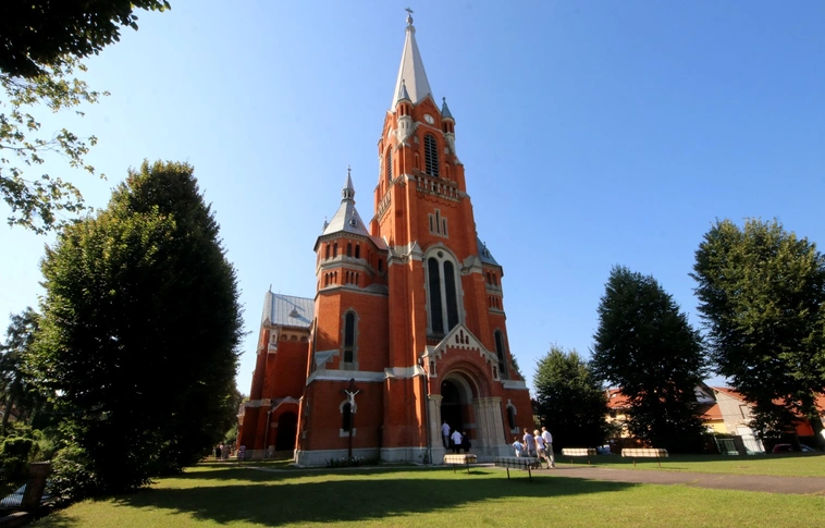 Ünnepi szentmise a Vasgyári Szent István templomban