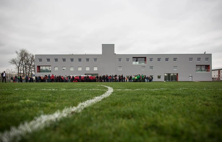 Felavatták a DVTK labdarúgó edzőközpont főépületét