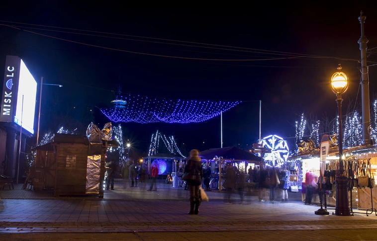 Advent Miskolc - esti fények