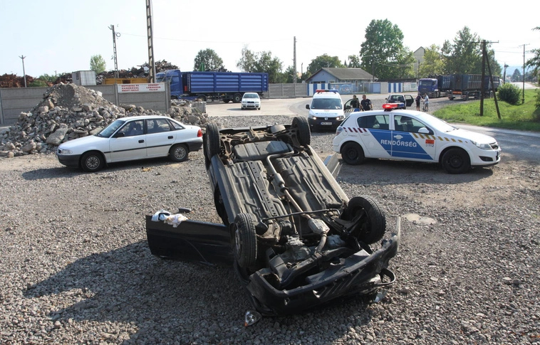 Felborult a Suzuki Szirmabesenyőn