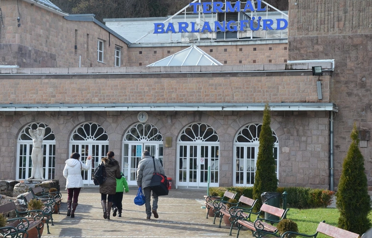 Újra nyitva a Barlangfürdő