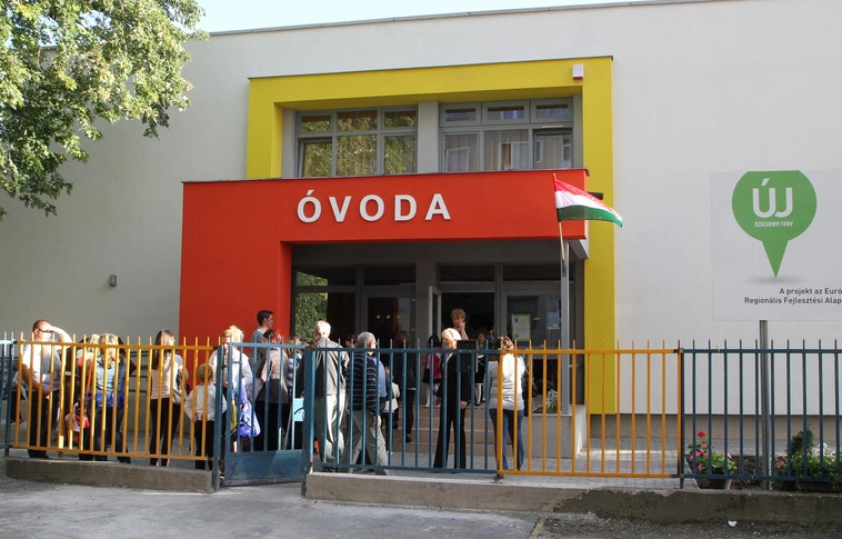 Átadták a megújult, 40 éves Bársony óvodát