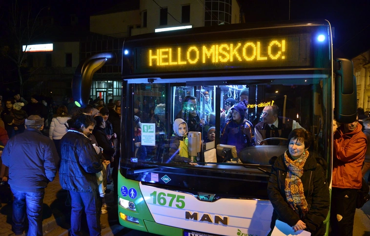 MAN buszok átadása