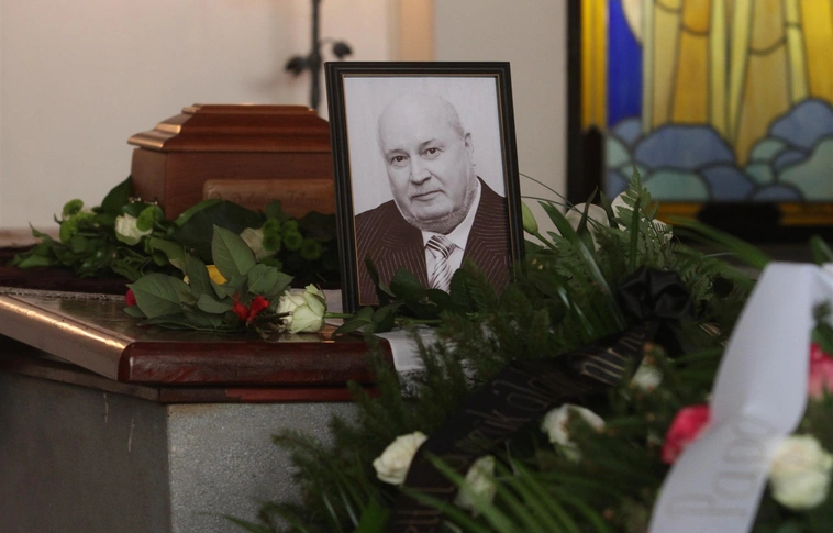 Végső búcsú Dobrossy Istvántól