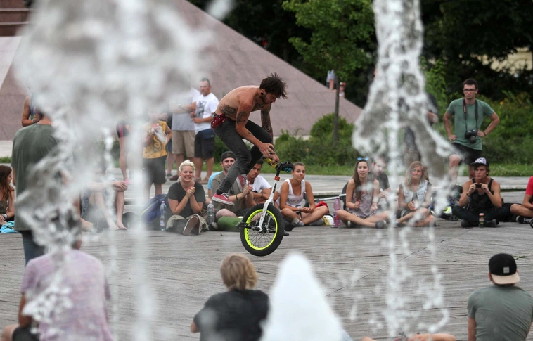 Factory - Extreme Unicycling Championship