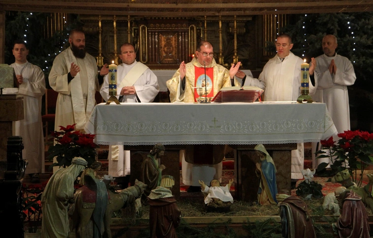 Éjféli mise a Minorita templomban
