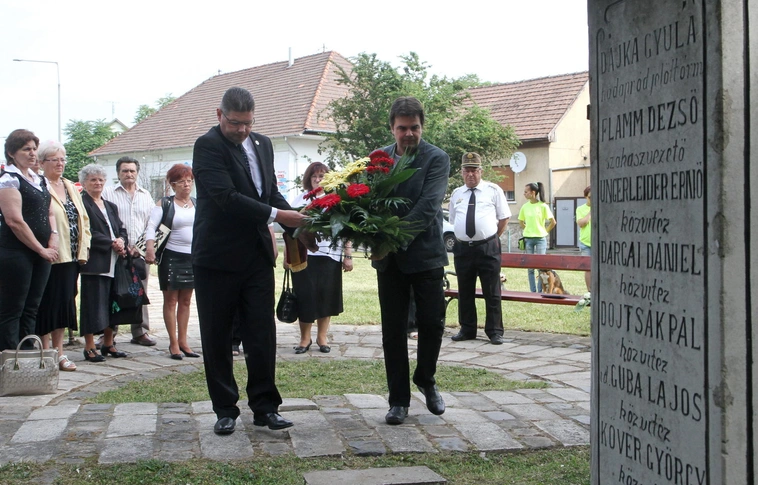 Koszorúzások a Hősök Napján Miskolcon