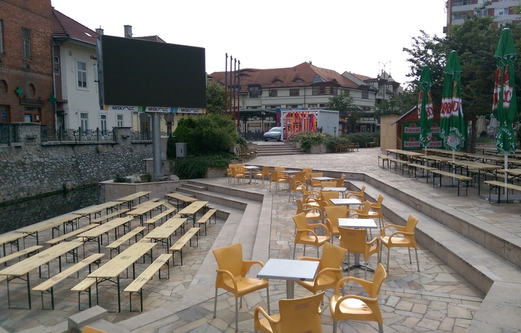Várja a szurkolókat a Szinva Foci Terasz