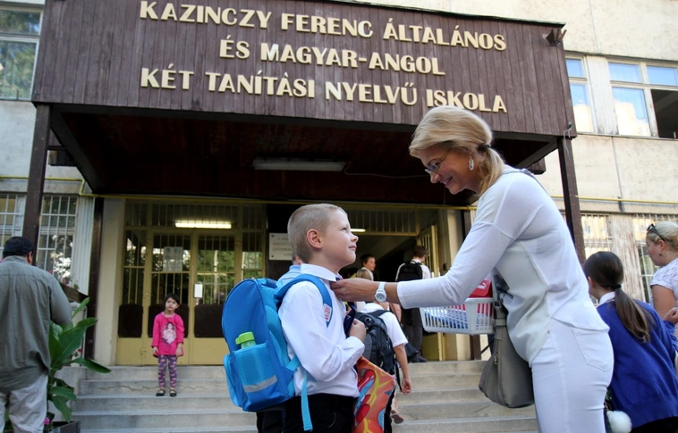 Iskolakezdés a Kazinczyban