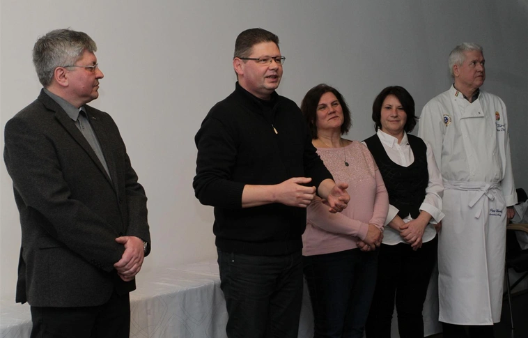 Íz-kocsonya és forró italok díjátadója a városházán