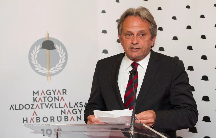 A Honvédelmi Minisztérium sajtótájékoztatója hadisírokról és emlékhelyekről
