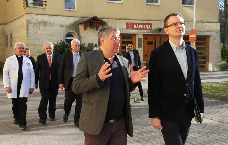 Bejárás a megyei kórházban