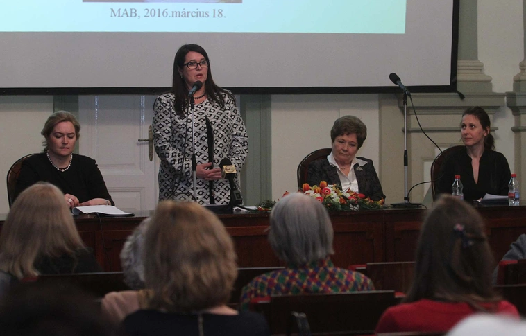  Nő az egészség értéke című konferencia