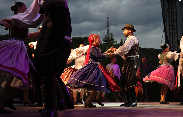 Operafesztivál az utcán