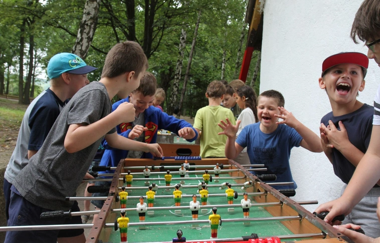Megnyitotta kapuit a perecesi tábor