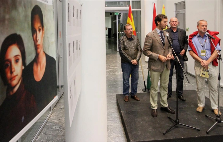 Spanyol moziplakát kiállítás a városházán