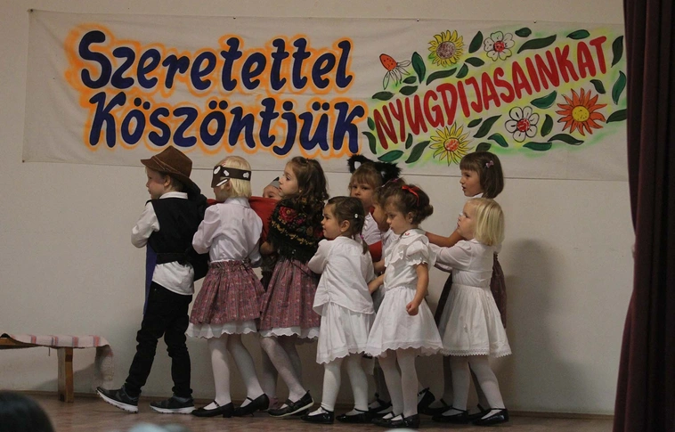 Bükkszentlászlón is köszöntötték a szépkorúakat