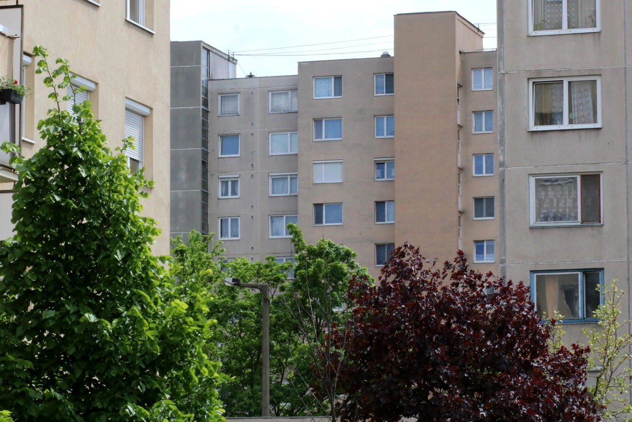 lakáspályázat, panel lakás,